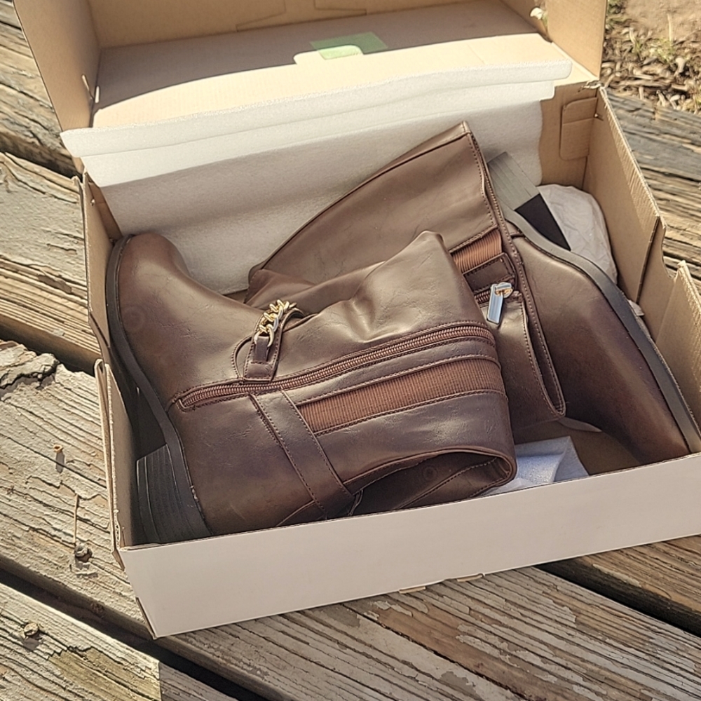 Zip up Boots!!